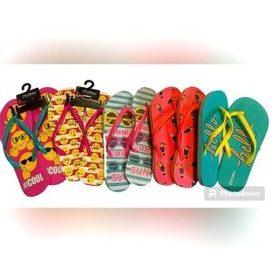 Youth Girls Flip Flop Sandals NEW/EUC sizes 5/6 & 7